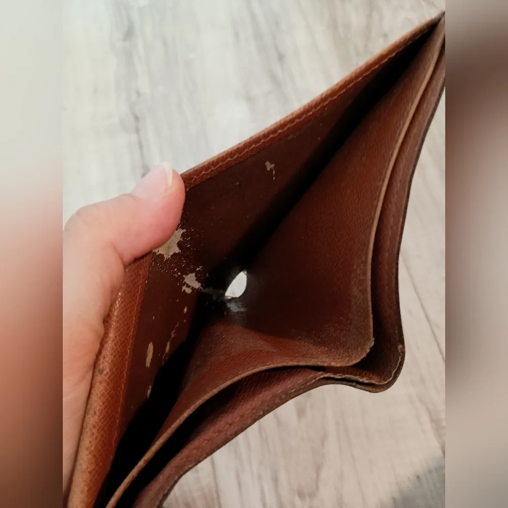 LOUIS VUITTON Porte Billets Cartes Credit Monnet Monogram wallet